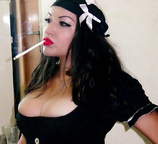 Sexy fumando 5
 #18280143