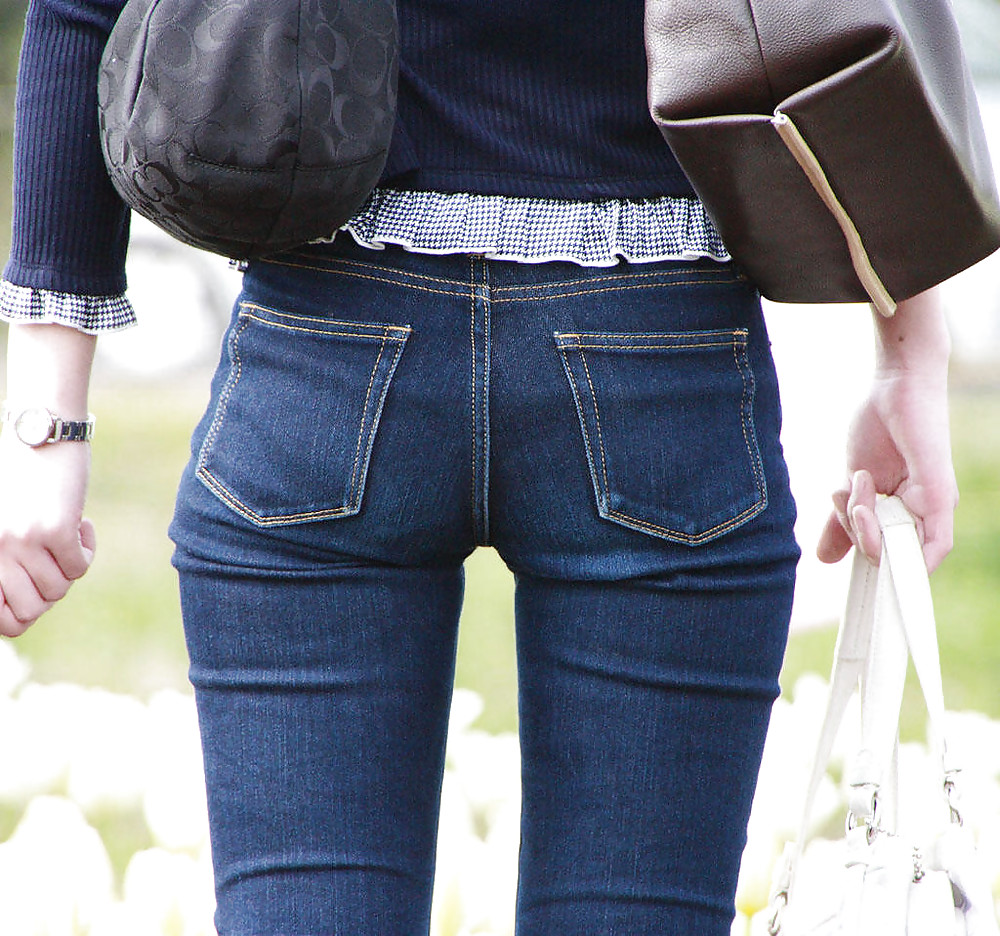 Regine in jeans lxxvii - mano e pompini
 #7101148