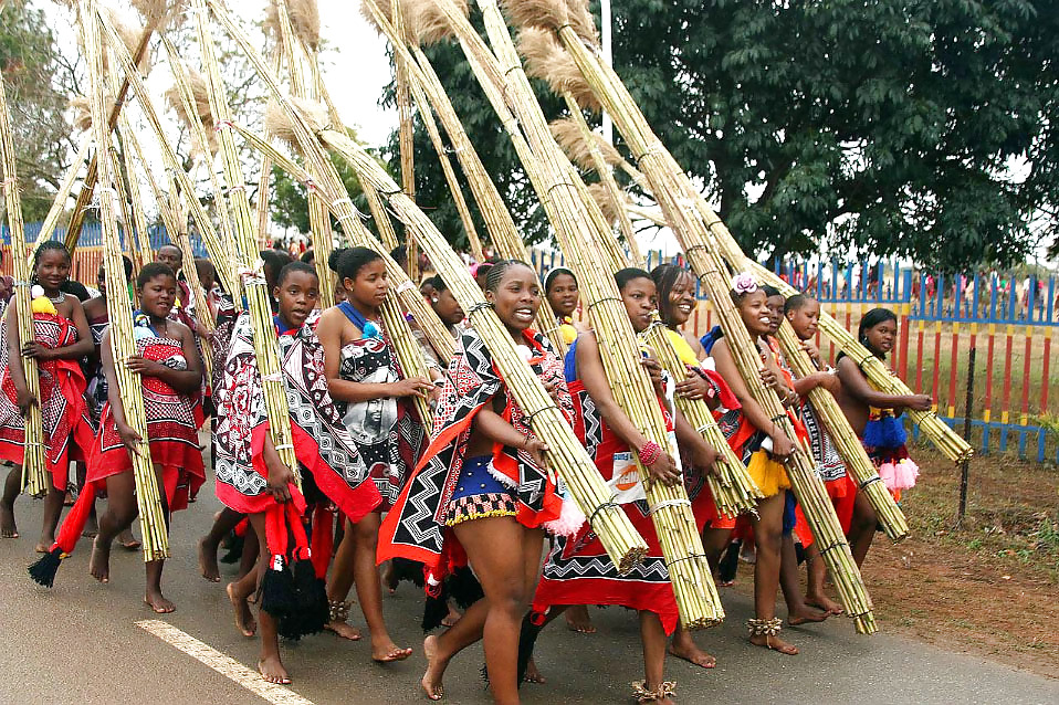 Baile anual de la caña en swazilandia
 #8036178