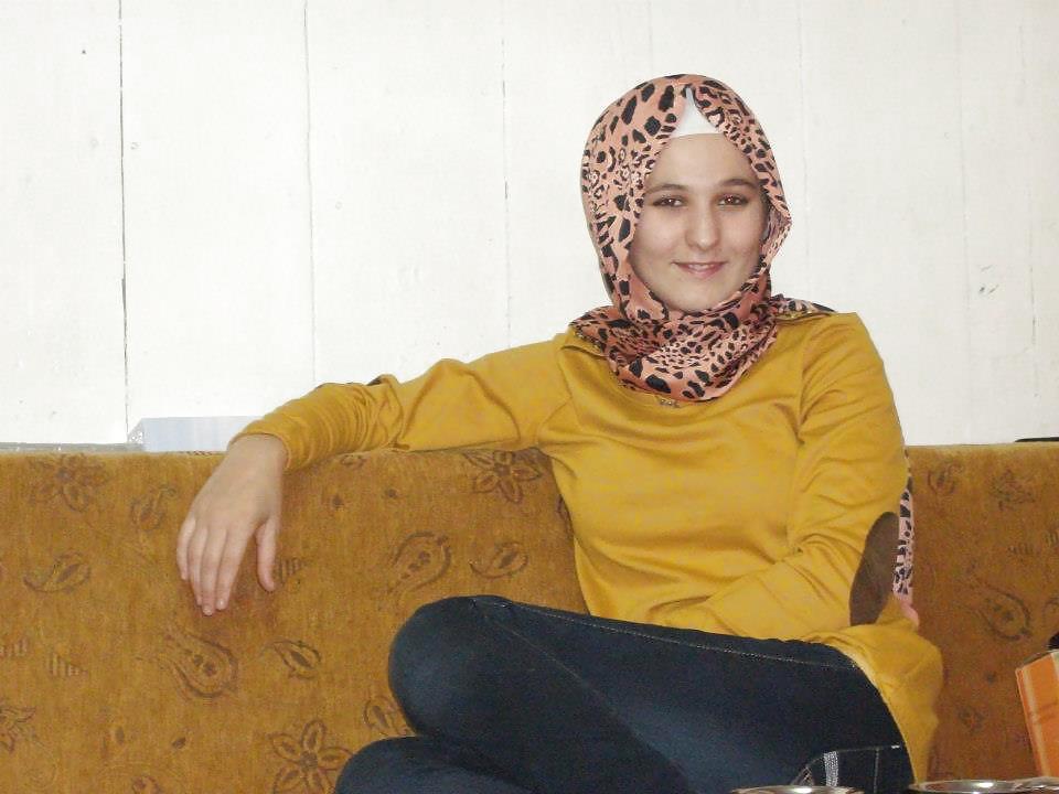 Turkish Hijab Arab Nouvelle Année Asiatique Turban Portant Avec Un Grand Album Spécial #16775776