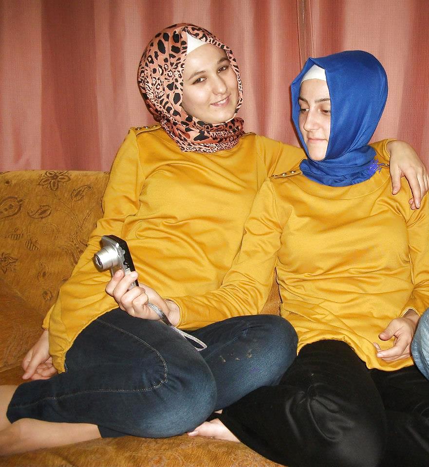 Turkish Hijab Arab Nouvelle Année Asiatique Turban Portant Avec Un Grand Album Spécial #16775780