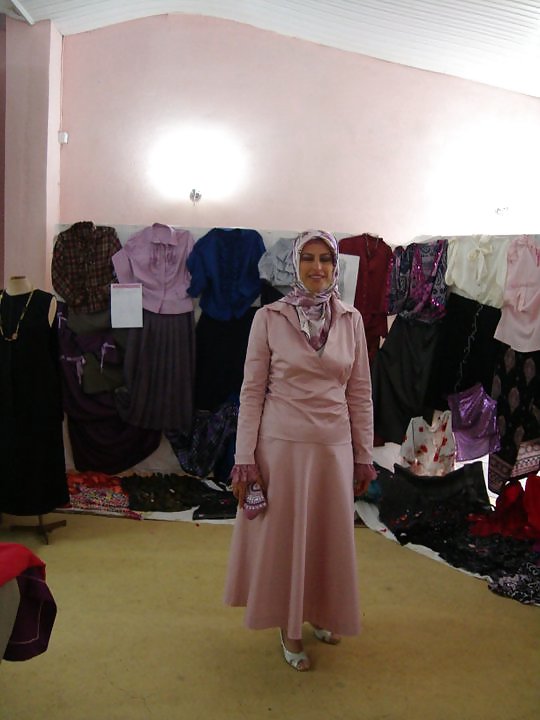 Turkish Hijab Arab Nouvelle Année Asiatique Turban Portant Avec Un Grand Album Spécial #16775845