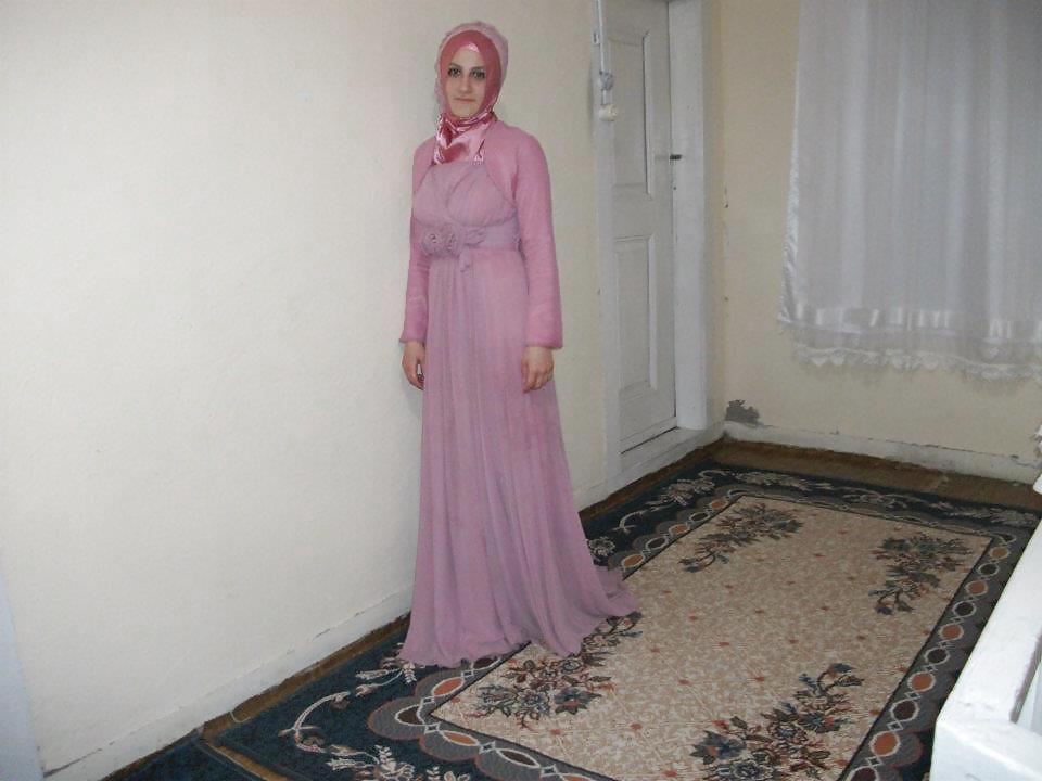 Turkish Hijab Arab Nouvelle Année Asiatique Turban Portant Avec Un Grand Album Spécial #16776009