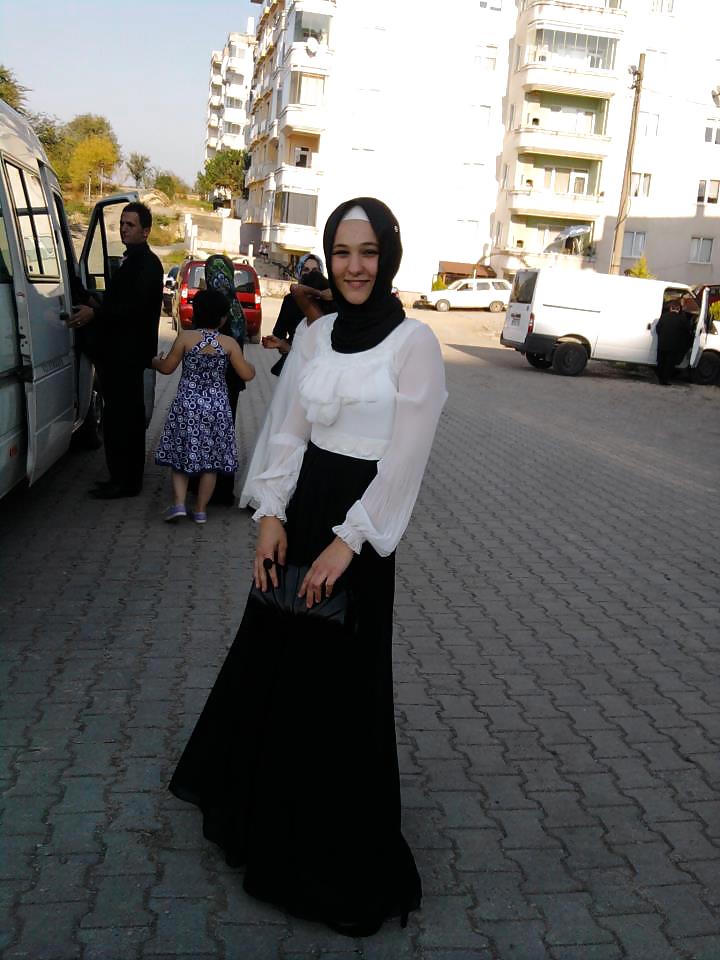 Turkish Hijab Arab Nouvelle Année Asiatique Turban Portant Avec Un Grand Album Spécial #16776110