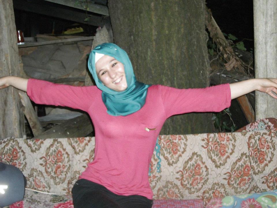 Turkish Hijab Arab Nouvelle Année Asiatique Turban Portant Avec Un Grand Album Spécial #16776116