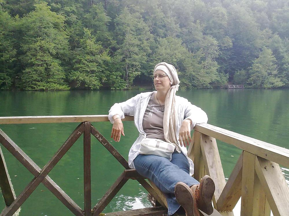 Turkish Hijab Arab Nouvelle Année Asiatique Turban Portant Avec Un Grand Album Spécial #16776150