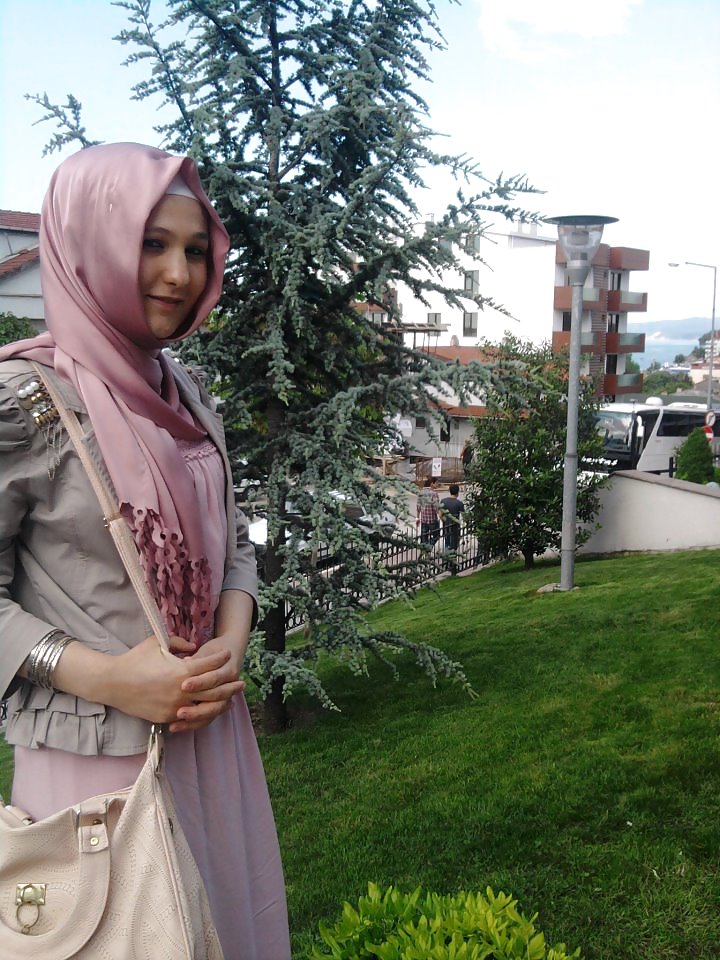 Turkish Hijab Arab Nouvelle Année Asiatique Turban Portant Avec Un Grand Album Spécial #16776168