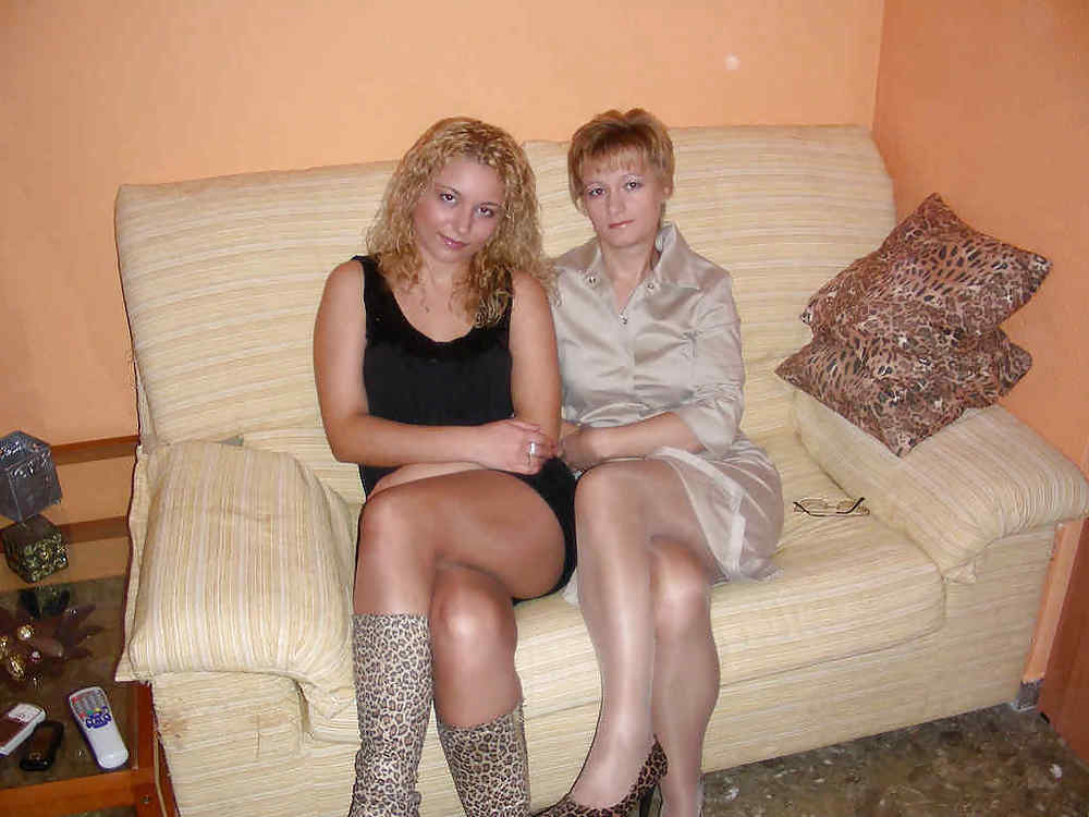 Madura y joven en lencería sexy a darkko
 #16712343