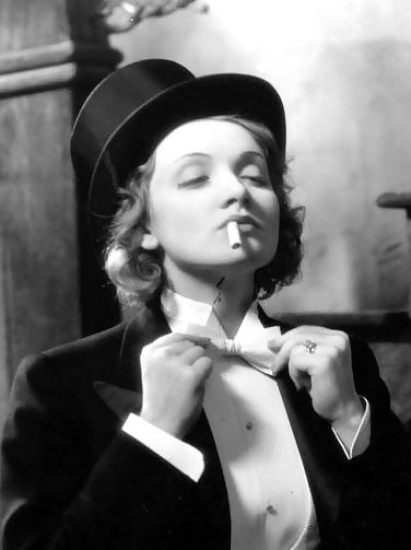 Bellezas con corbata
 #21610747