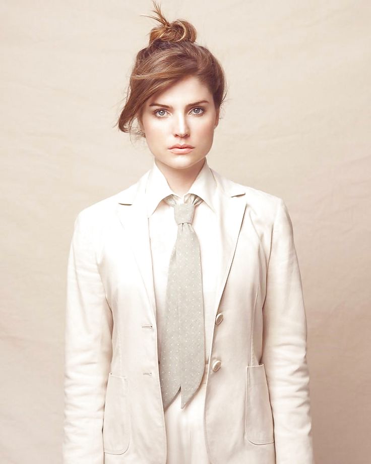 Bellezas con corbata
 #21610768