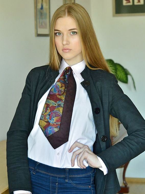 Bellezas con corbata
 #21610784