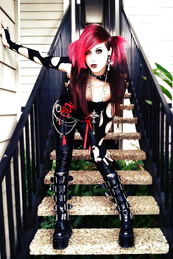 Hot Goth Chix #18496532