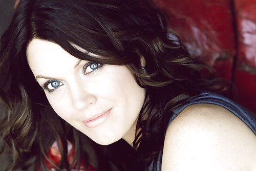 Bellamy Young #21813366