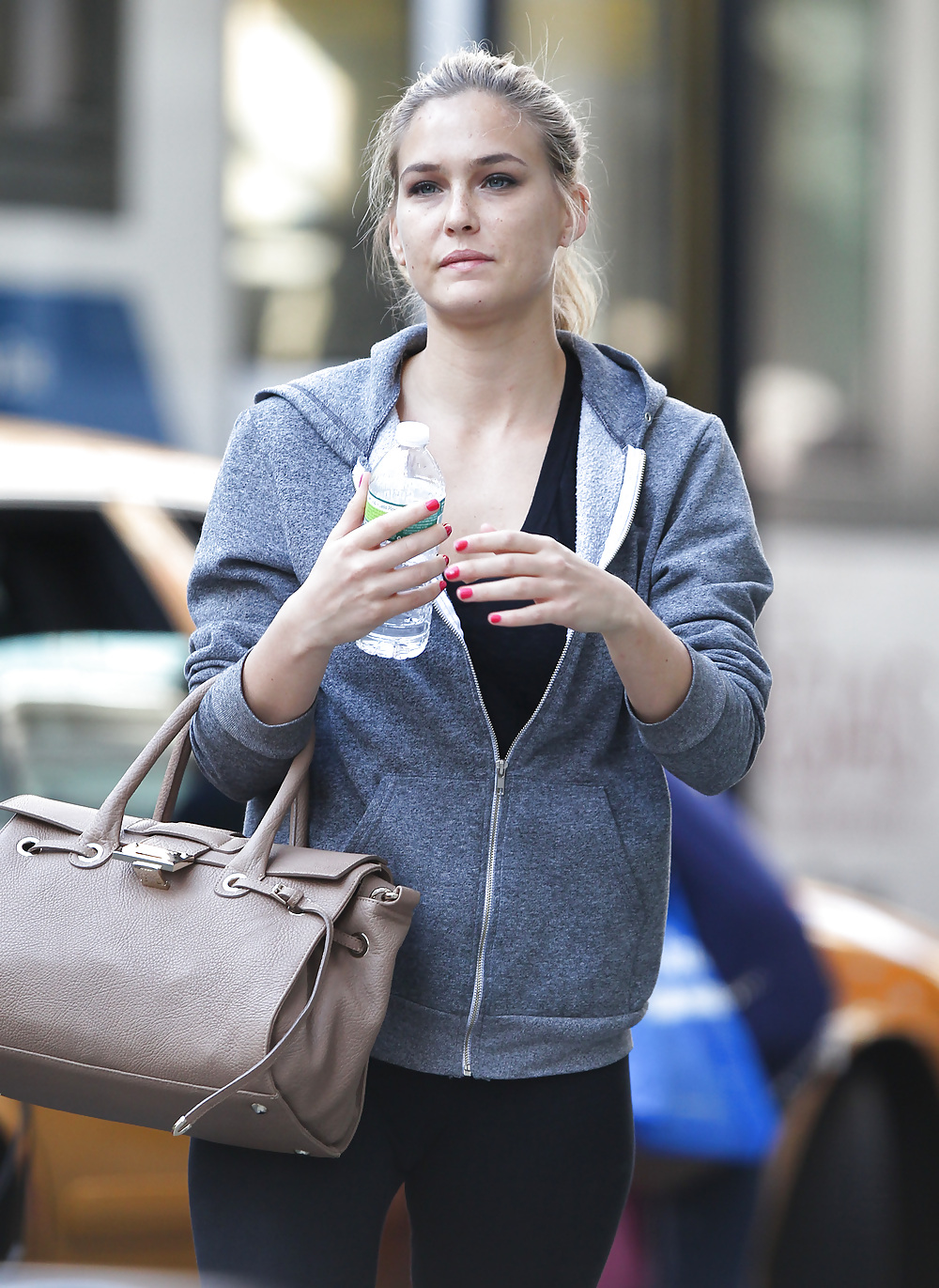 Bar Refaeli Shopping in NY #3945311