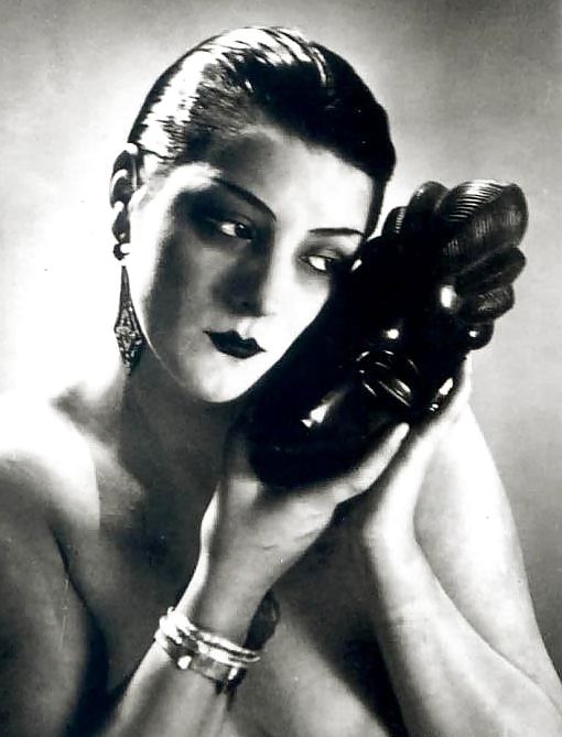 Alice Prin (Kiki) and Man Ray in the 1920s #20997199