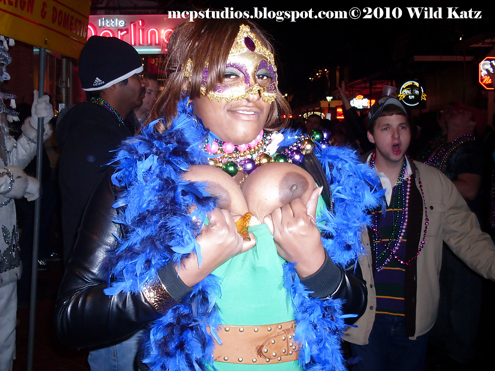 Mardi gras tits for beads 2010 dvd
 #2241962