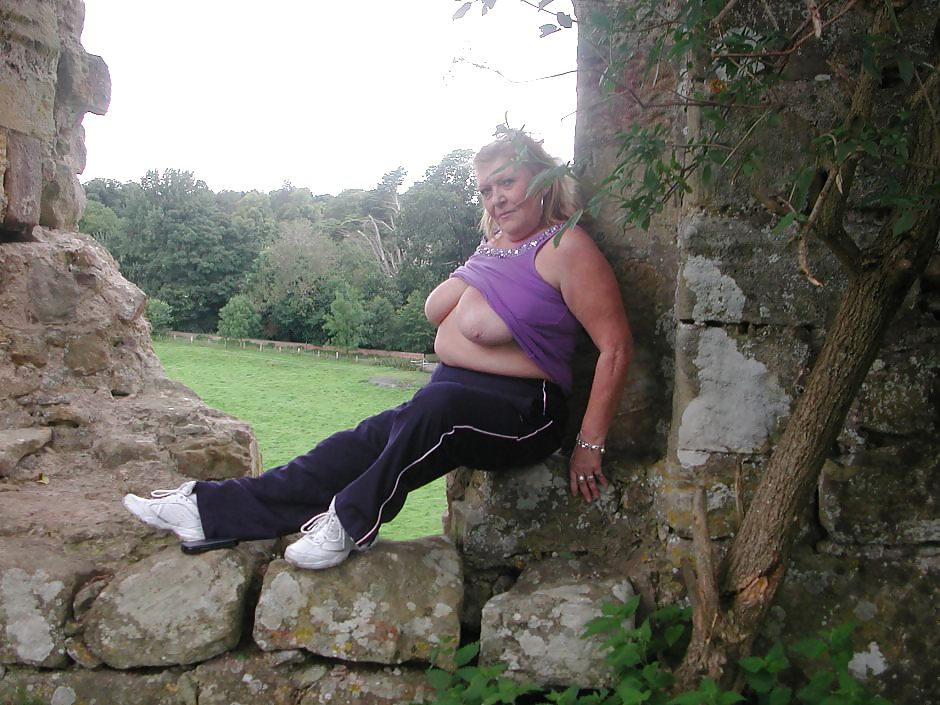 休日のおばあちゃんたち 
 #12922445