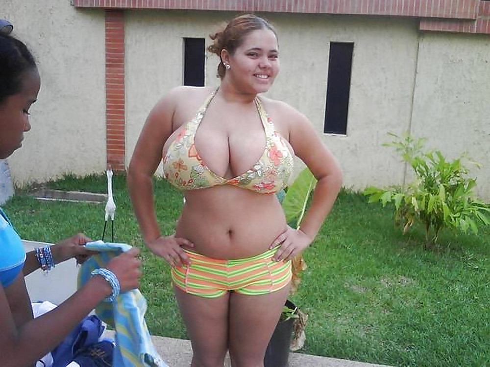 ¡Las señoras más grandes se ven muy bien en bikini también!
 #7135027