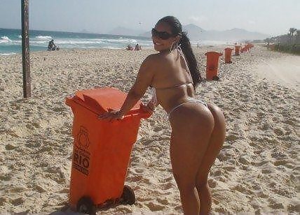 ¡Las señoras más grandes se ven muy bien en bikini también!
 #7135103