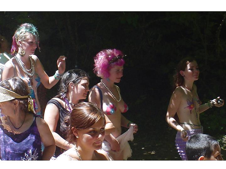 Donne nude dipinte in pubblico galleria fetish 13
 #22210528