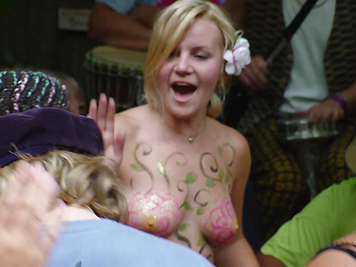 Nude Painted Ladies in Public Fetish Gallery 13 #22210621