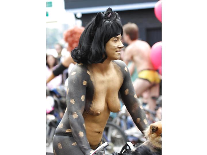 Nude Painted Ladies in Public Fetish Gallery 13 #22210701