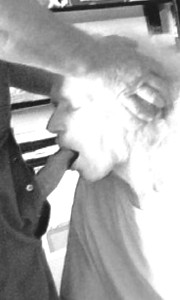 Josee mi viejo esclavo follar en su boca
 #6344737