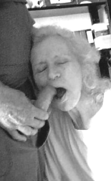 Josee mi viejo esclavo follar en su boca
 #6344775