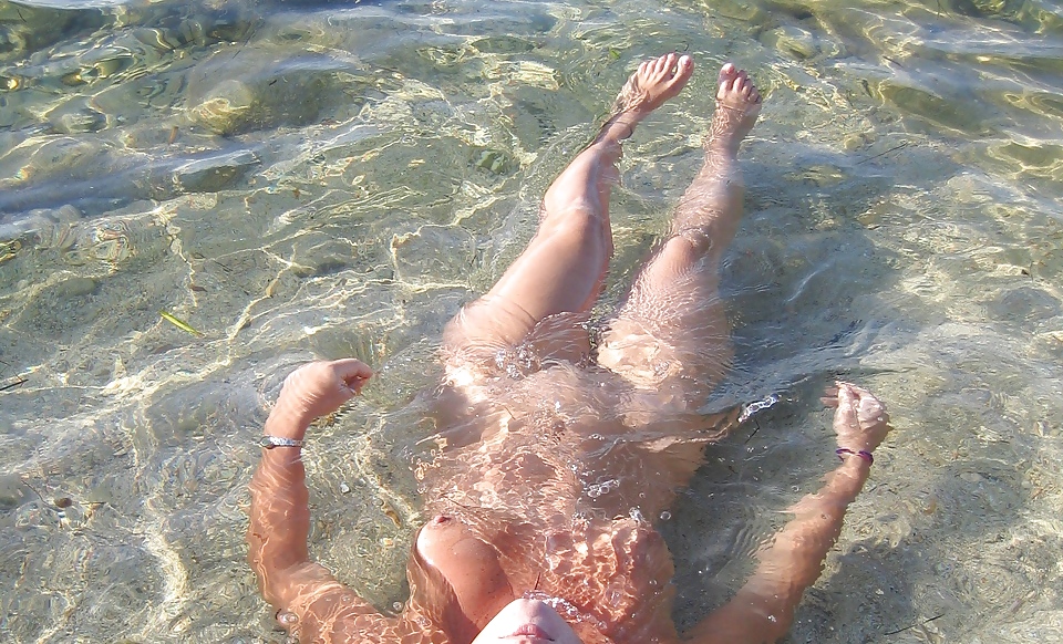 Vacances Piscine Sea Sex And Sun Blonde Chatte Dans L'eau #13105486
