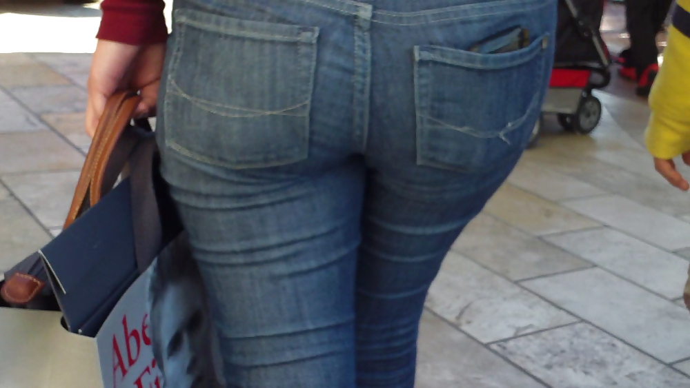 Nice teen butt & ass in blue jeans today #9229600