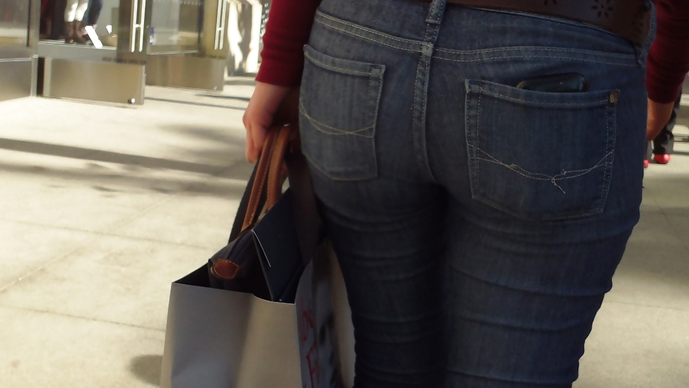 Nice teen butt & ass in blue jeans today #9229643