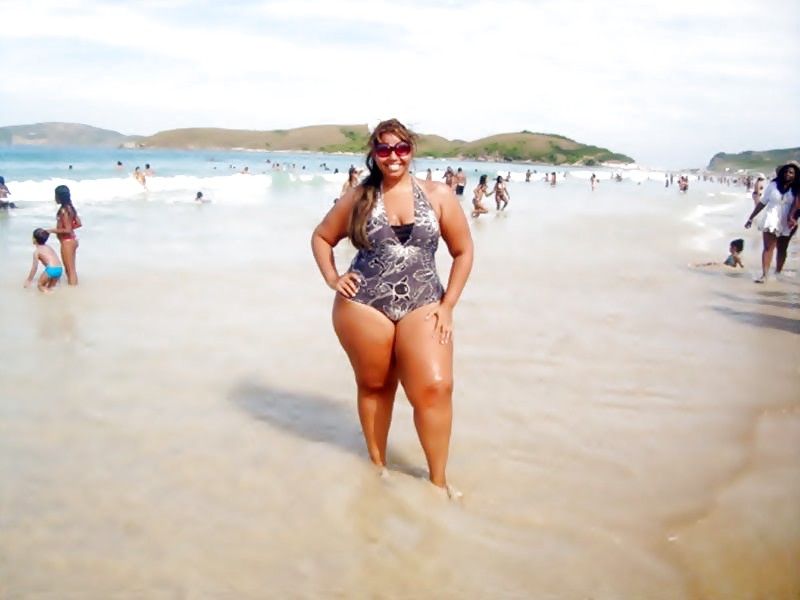 BBW on the beach #4995698