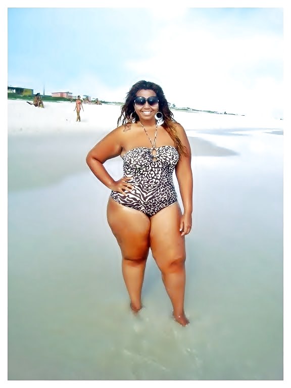 Bbw sulla spiaggia
 #4995762