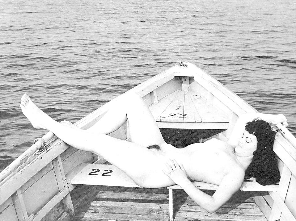 Unas cuantas chicas naturistas vintage que realmente me excitan (3)
 #16485346