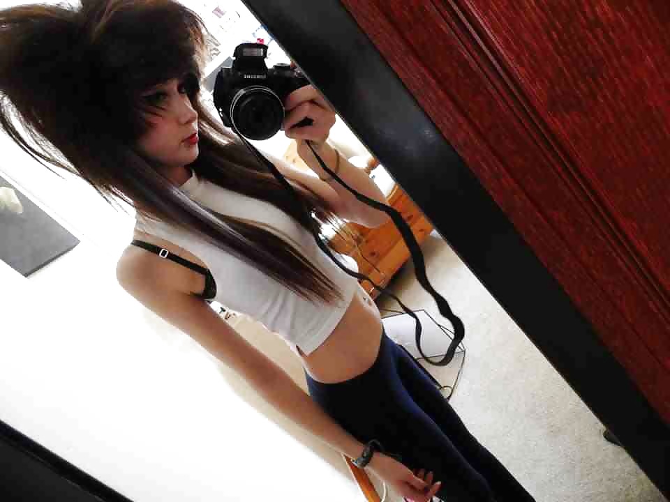 Lara  #17104919