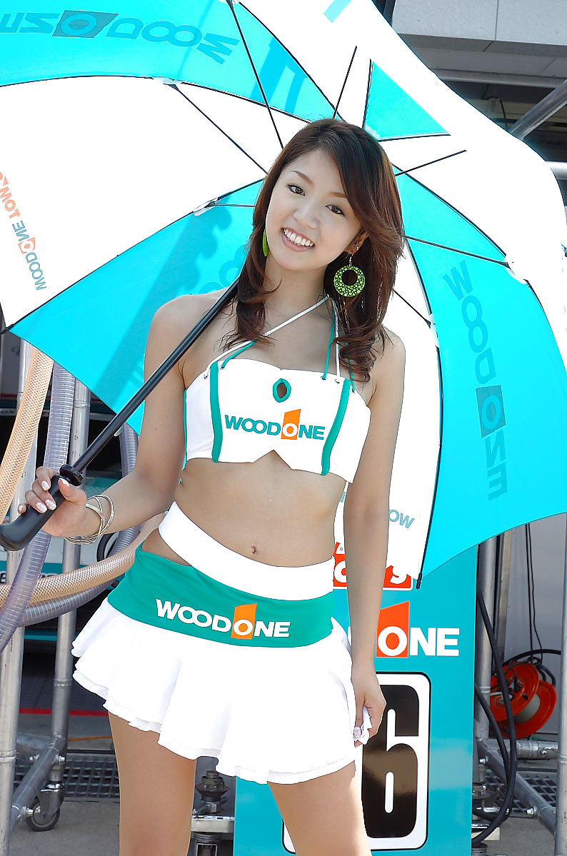 Japanische Grid-Girl-auf Der Strecke (1) #7668035