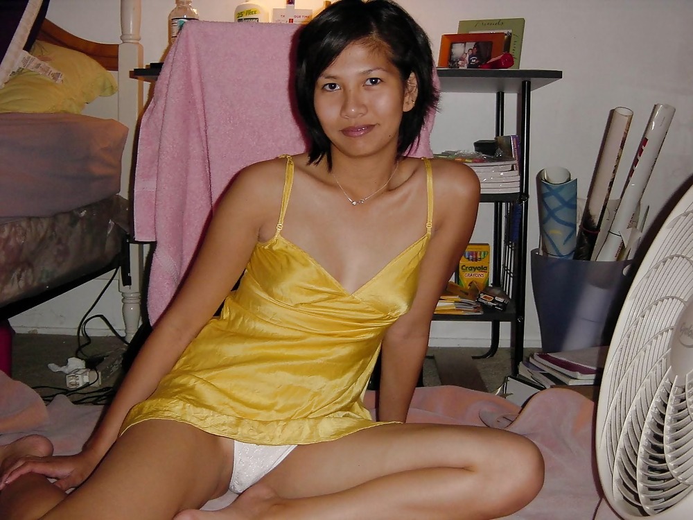 Pinay panty peeks #2692413