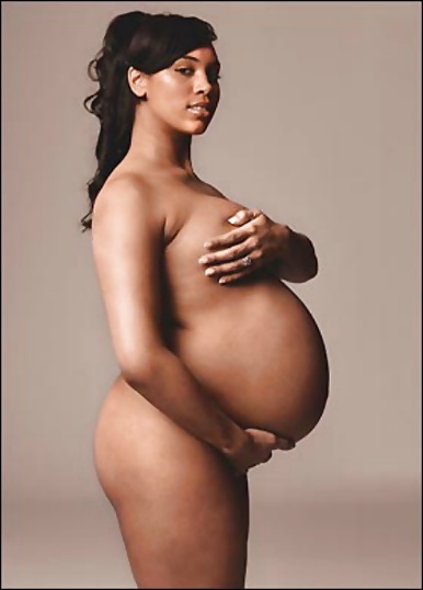 Embarazada y negra
 #16571650