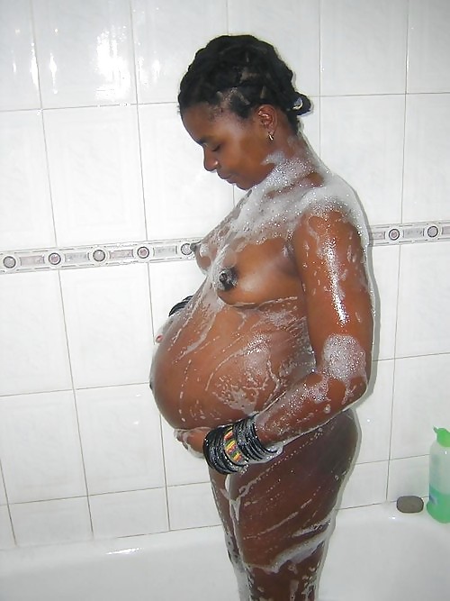 Pregnant & Black #16571908