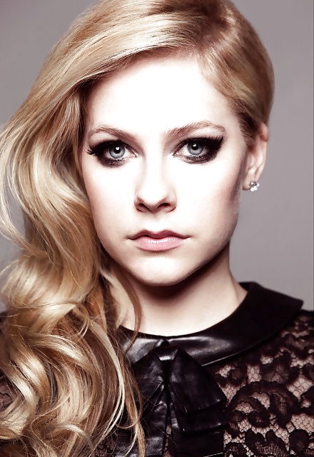 Avril lavigne: the Queen of Rock #22109334