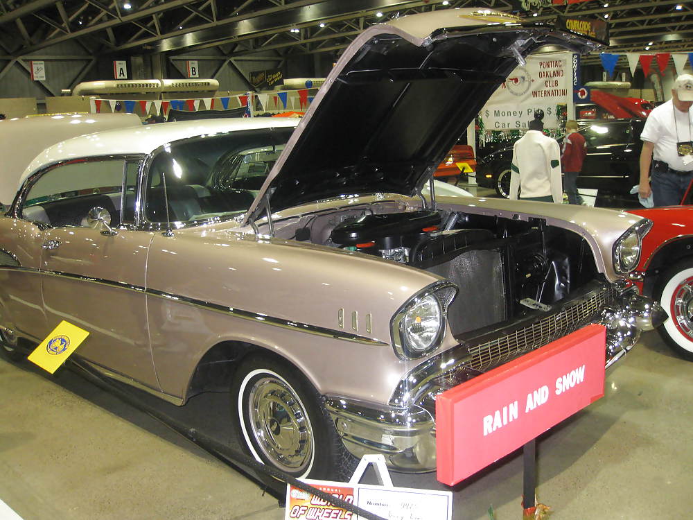 Ging Zu Einer Auto-Show #14286804