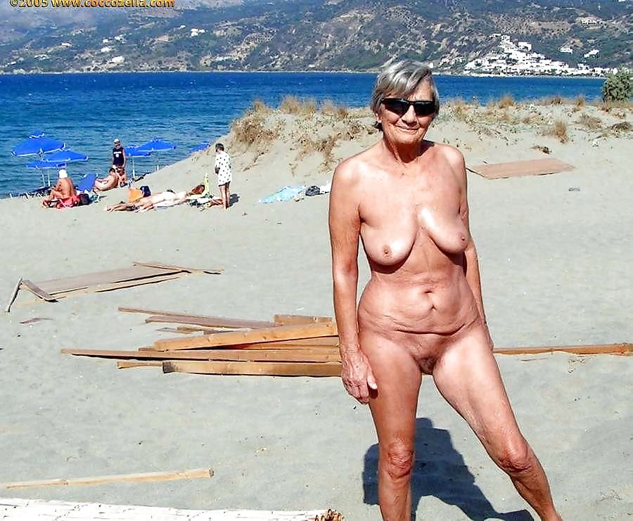 Sono un nudista da spiaggia
 #1267697