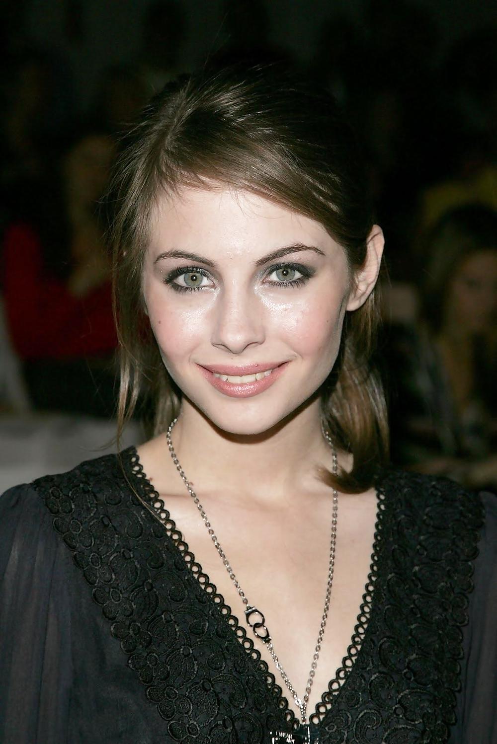 Willa holland (hotest young celebrity) for fan :) 
 #15420384