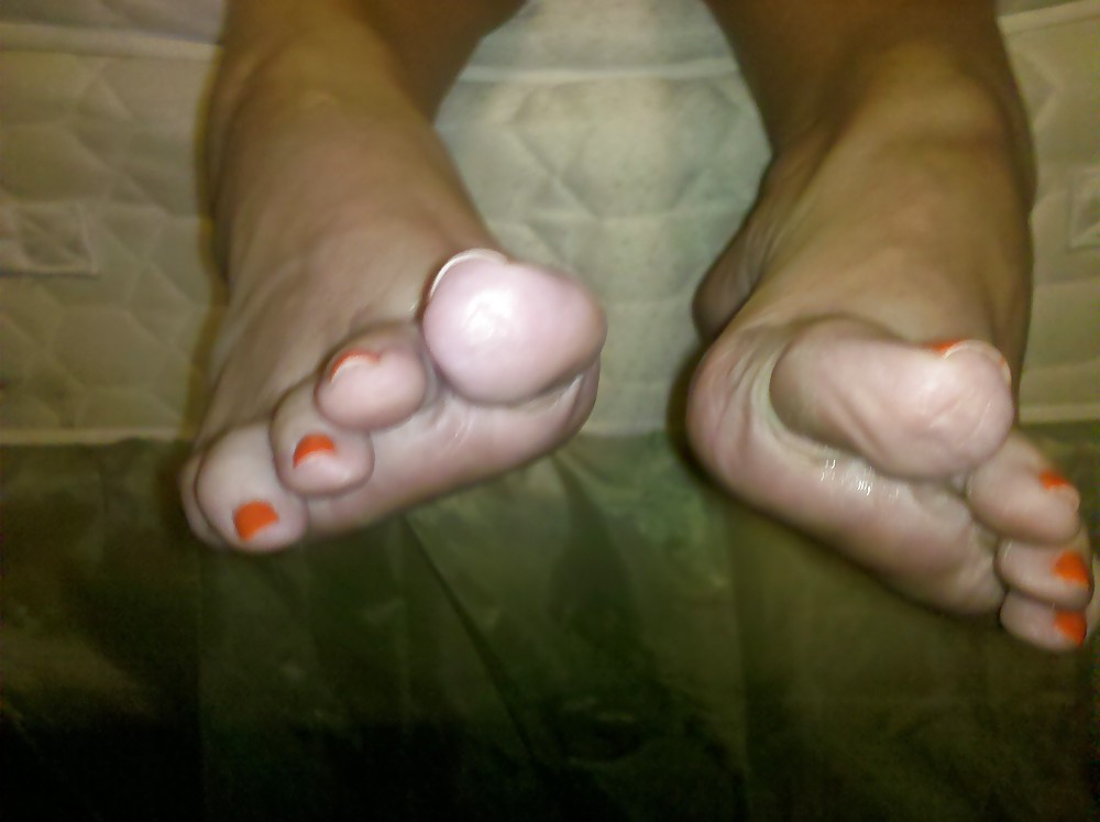 Comment on my girls sexy feet & toes #13173668