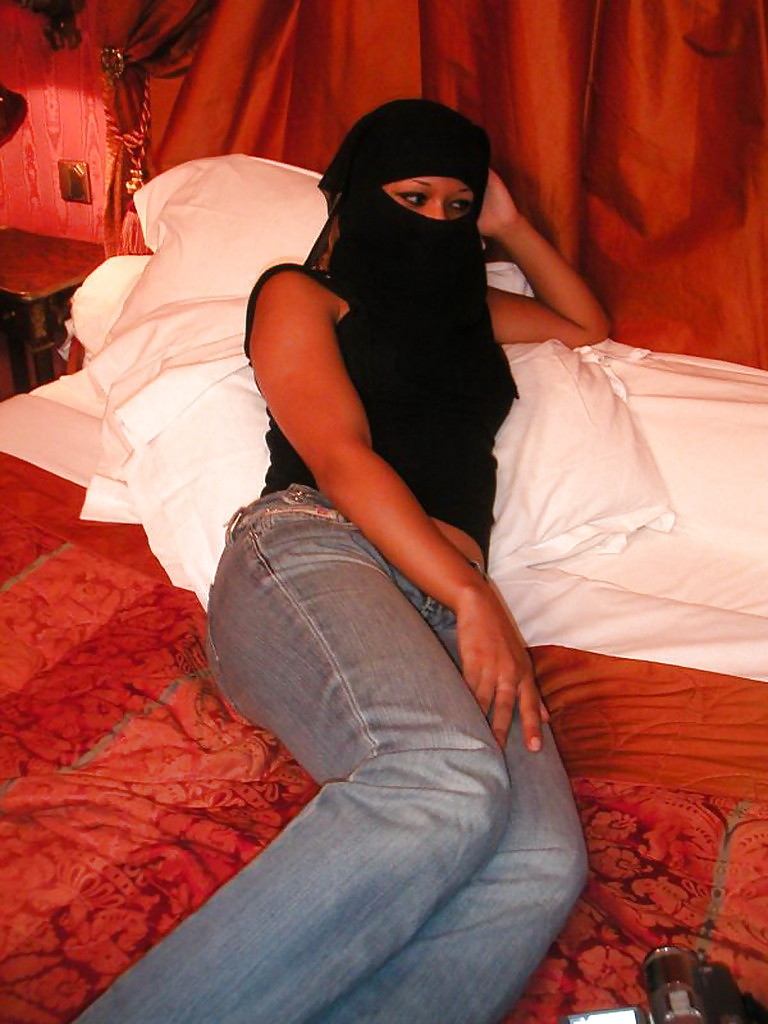 BEAUTIFUL ARABIAN SLUTS - SARAH #7349192