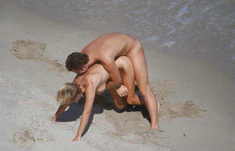 Mezcla de sexo en la playa 5
 #14313633