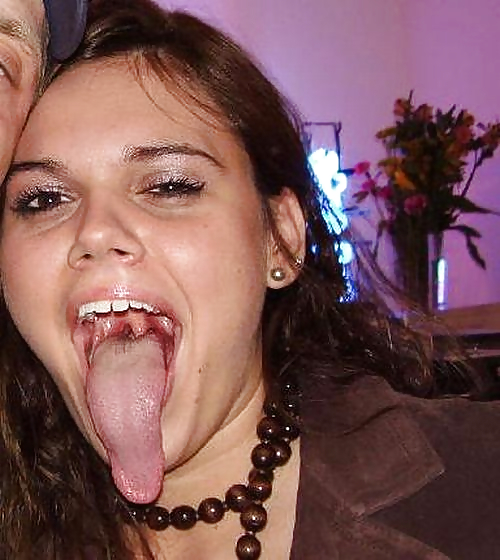 Chicks With Freakishly Long Tongues #1018757