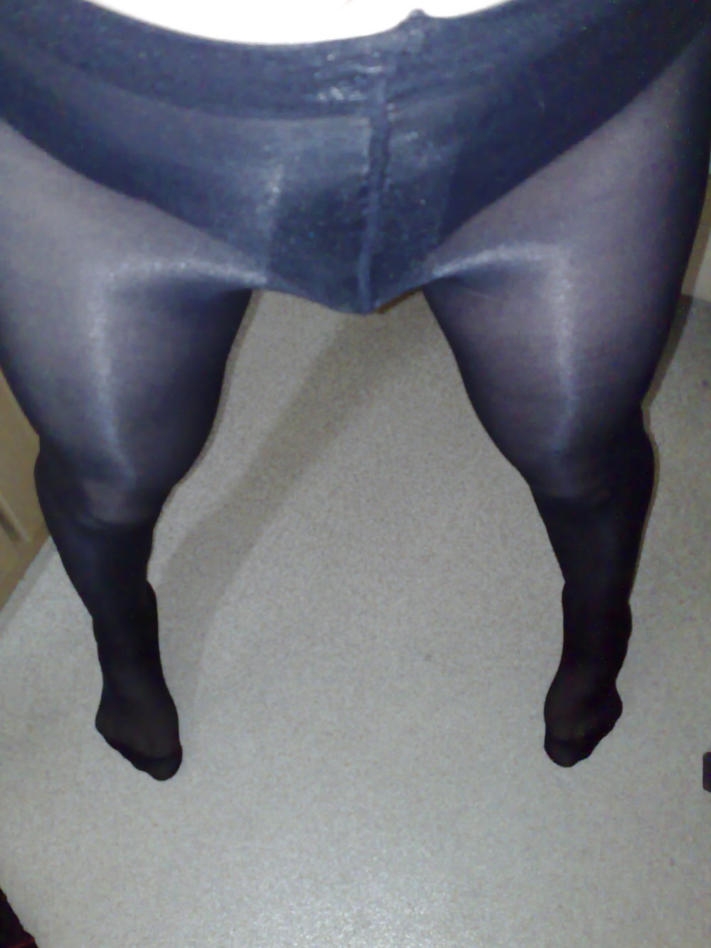 Dark pantyhose & murky thongs