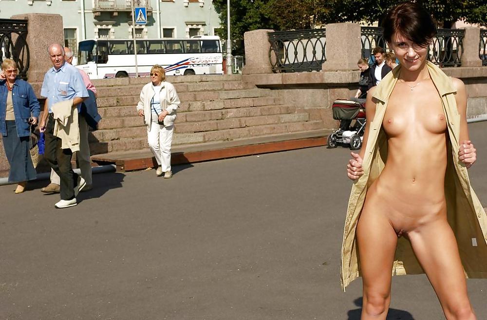 Chicas desnudas en público #5
 #16622763