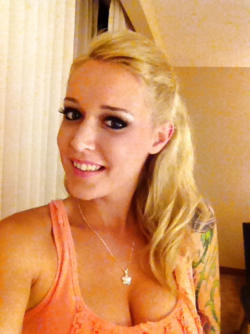 J' aime 83
 #19601607